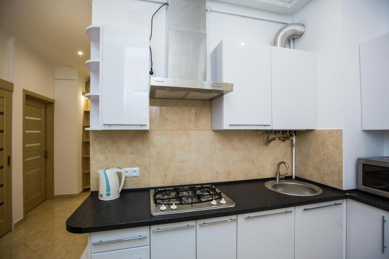 Avangard Kulisha 6B Apart Lviv Buitenkant foto