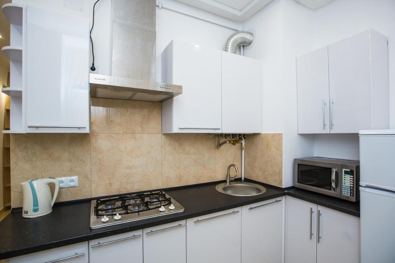 Avangard Kulisha 6B Apart Lviv Buitenkant foto